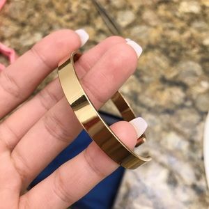 gold bracelet